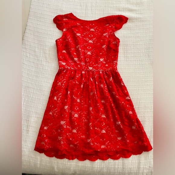 Red Lace Dress - Junior’s Size Small - Used But Like New - Forever 21 brand - Picture 2 of 7